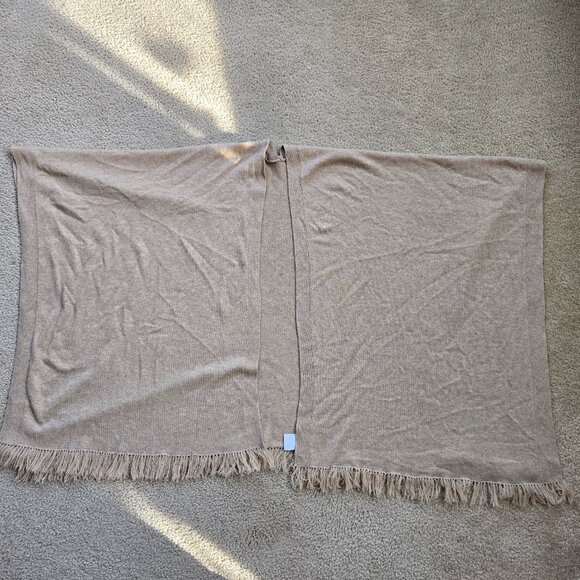 Evelyn & Arthur Accessories - NWOT Evelyn & Arthur Fringed Cashmere Wrap